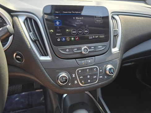 Used 2023 Chevrolet Malibu LT image 34