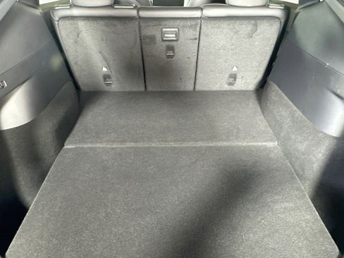 Used 2022 Tesla Model Y Long Range image 23