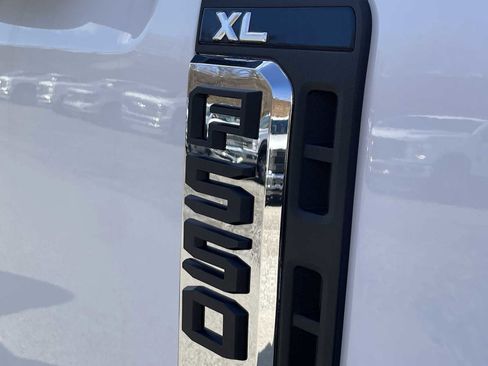 New 2024 Ford F550 4x4 Regular Cab Super Duty image 36