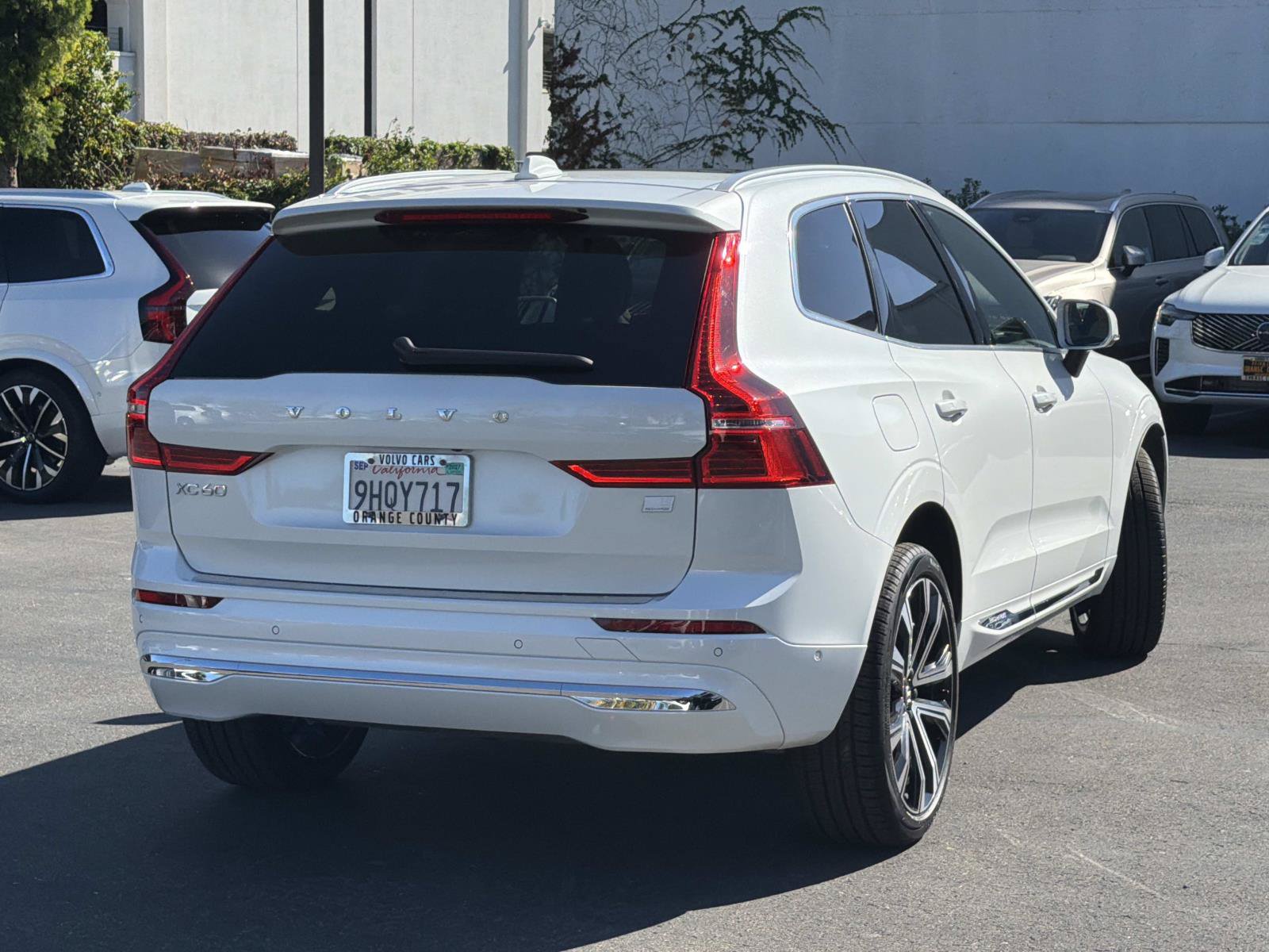 Certified 2023 Volvo XC60 T8 Ultimate w/ Climate Package AWD/4WD image 5