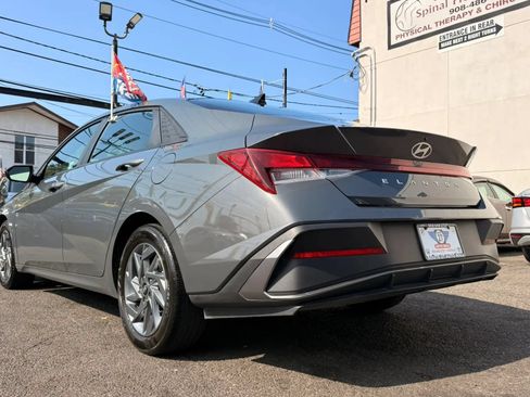 Used 2024 Hyundai Elantra SEL FWD image 8