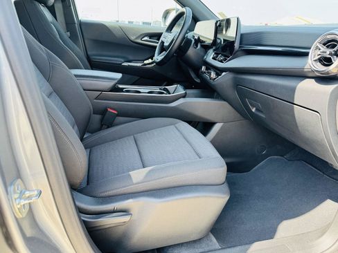 Used 2025 Chevrolet Equinox LT FWD image 33