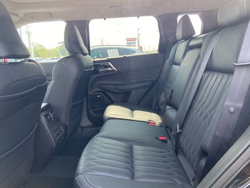 New 2026 Mitsubishi Outlander SEL AWD/4WD image 17