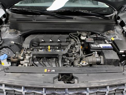Certified 2024 Hyundai Venue SEL FWD image 17