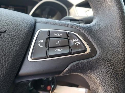 Used 2018 Ford Focus SE FWD image 22
