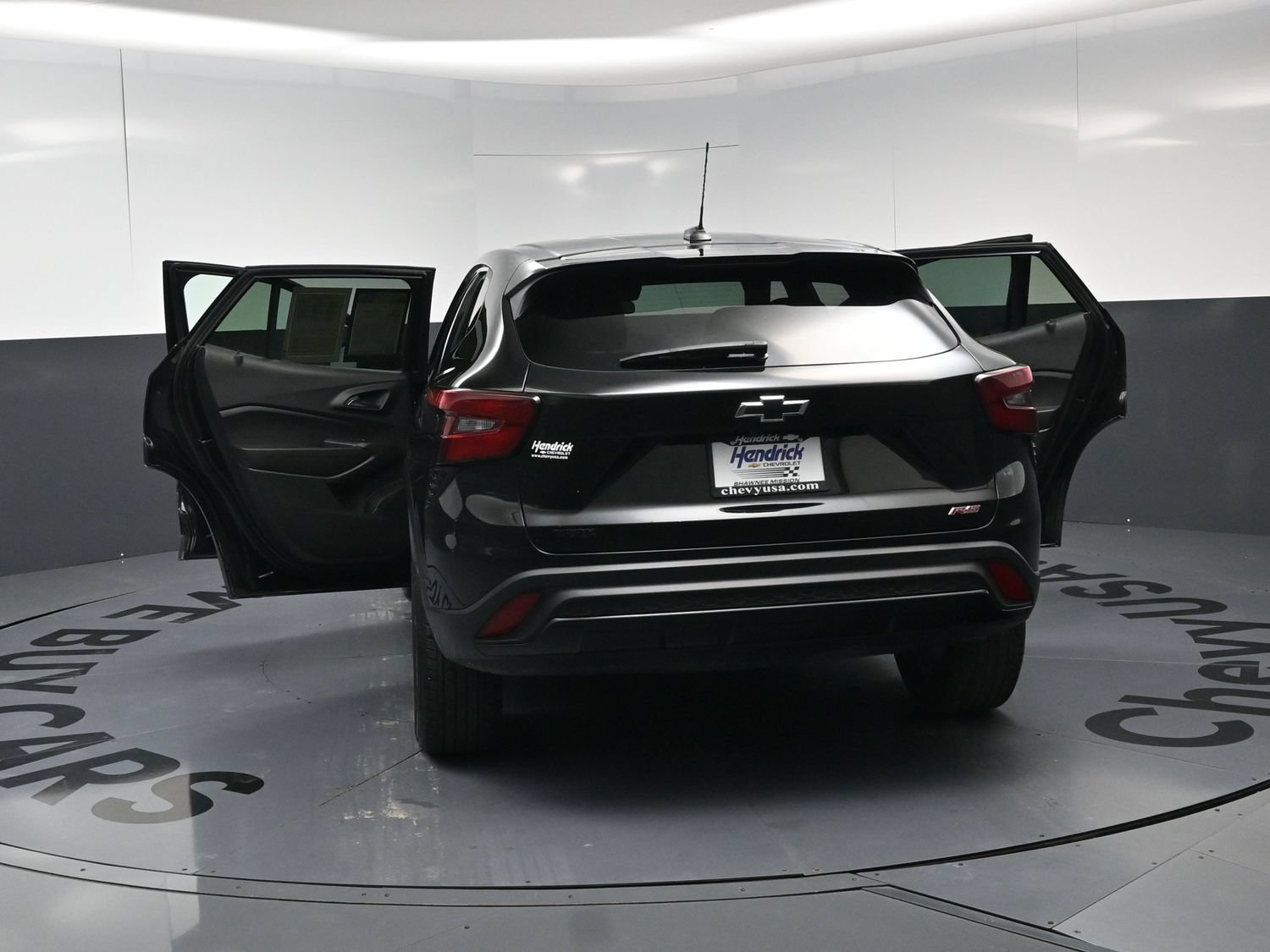 Used 2025 Chevrolet Trax RS FWD image 27