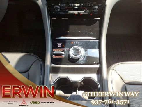 Used 2025 Jeep Grand Cherokee Limited w/ Luxury Tech Group II AWD/4WD image 23