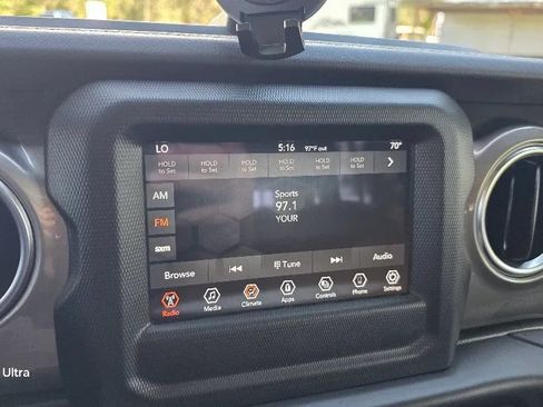 Used 2021 Jeep Gladiator Overland w/ Safety Group AWD/4WD image 25