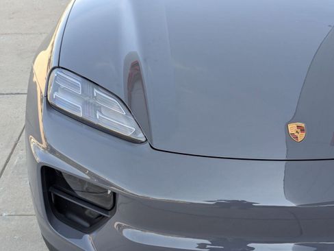 New 2026 Porsche Macan Electric RWD image 12