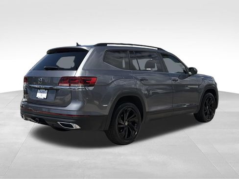 Used 2023 Volkswagen Atlas SE w/ Panoramic Sunroof Package FWD image 5