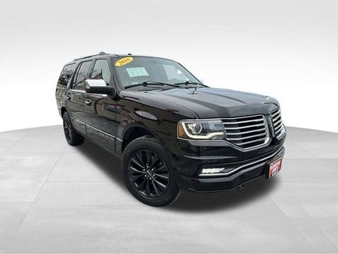 Used 2016 Lincoln Navigator Select image 32