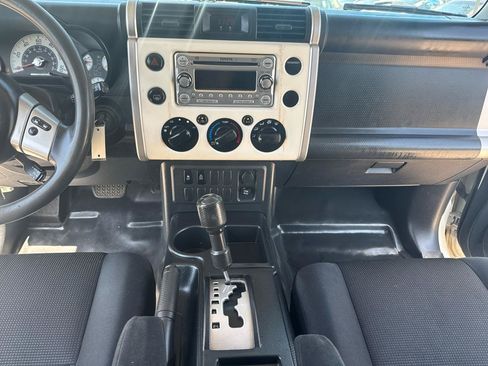 Used 2012 Toyota FJ Cruiser 2WD w/ Convenience Pkg image 28