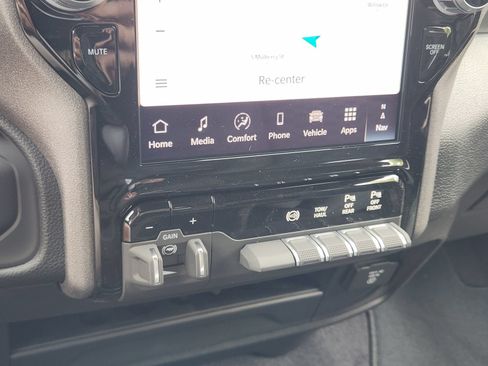 New 2026 RAM 2500 Tradesman AWD/4WD image 18