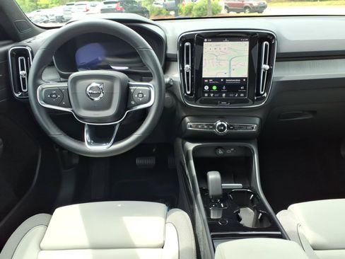Used 2025 Volvo EX40 Ultra AWD/4WD image 13
