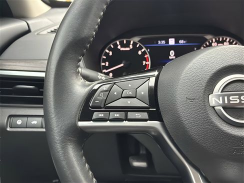 Used 2023 Nissan Altima 2.5 SV w/ SV Premium Package image 28