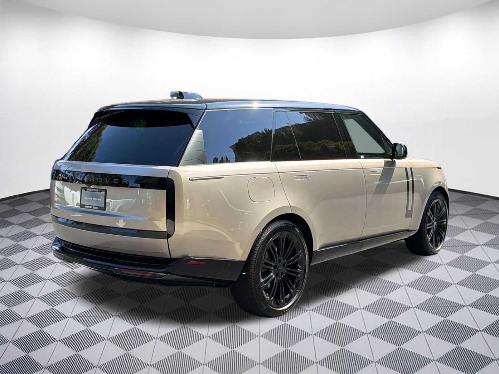 New 2026 Land Rover Range Rover Long Wheelbase SE AWD/4WD image 9