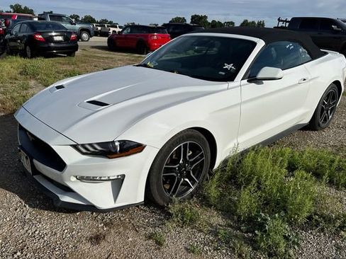 Used 2023 Ford Mustang Premium image 8