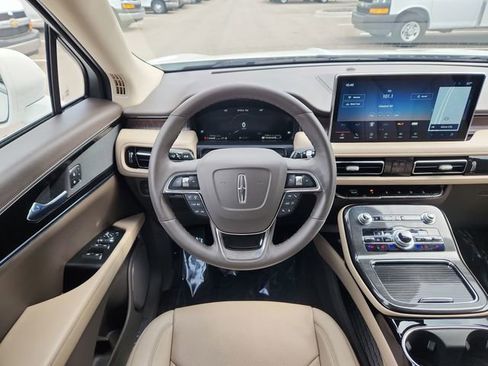 Used 2023 Lincoln Nautilus Reserve AWD/4WD image 24