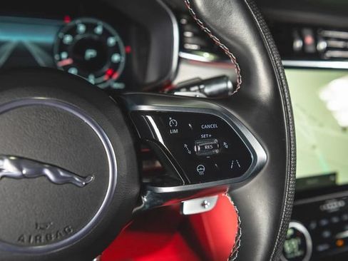Used 2022 Jaguar F-PACE SVR AWD/4WD image 30