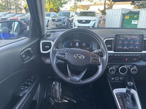 Used 2023 Hyundai Venue Limited w/ Cargo Package FWD image 32