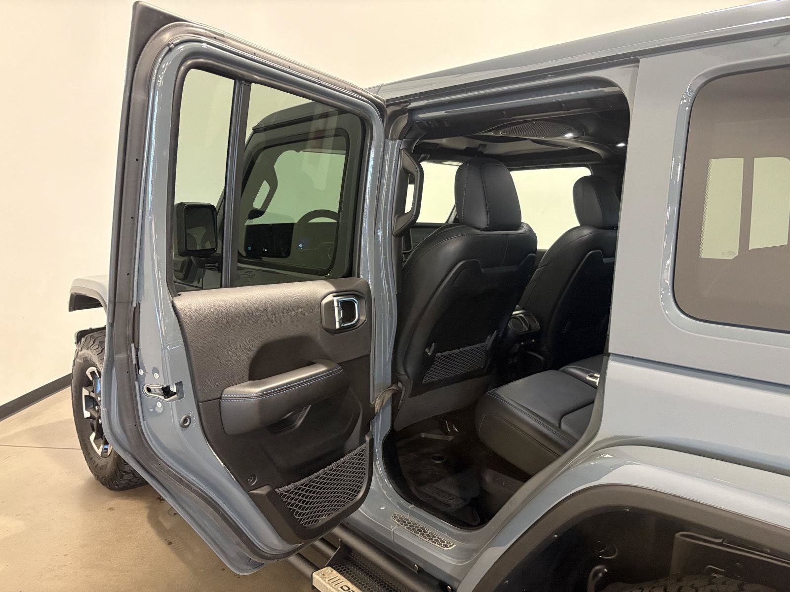 Used 2024 Jeep Wrangler Unlimited Rubicon 4xe AWD/4WD image 34