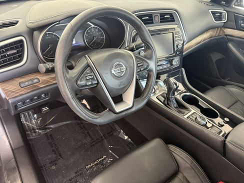 Used 2017 Nissan Maxima Platinum w/ Medallion Package FWD image 17