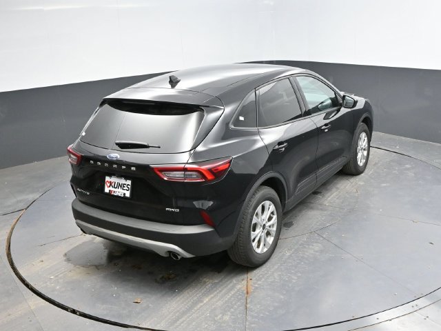 Used 2025 Ford Escape Active AWD/4WD image 32