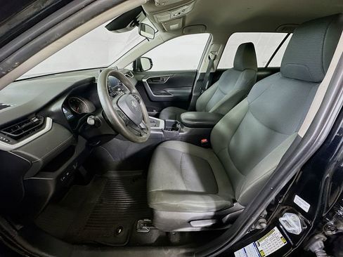 Used 2022 Toyota RAV4 LE image 15