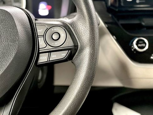 Used 2022 Toyota Corolla LE image 29