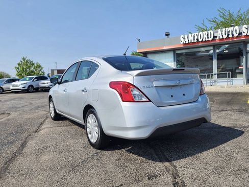 Used 2018 Nissan Versa SV image 5