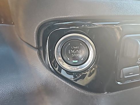 Used 2024 GMC Sierra 2500 SLT w/ SLT Premium Package image 25