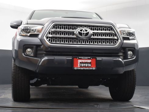 Used 2017 Toyota Tacoma TRD Sport w/ Tow Package (A/T) AWD/4WD image 32