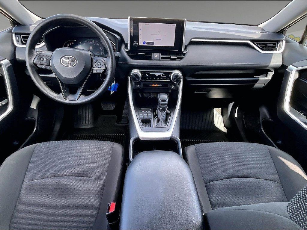 Used 2025 Toyota RAV4 LE AWD/4WD image 21