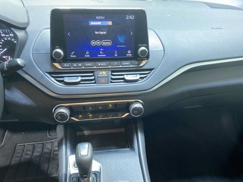 Used 2020 Nissan Altima 2.5 S AWD/4WD image 16