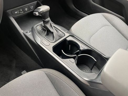 Used 2025 Kia K4 LXS image 40