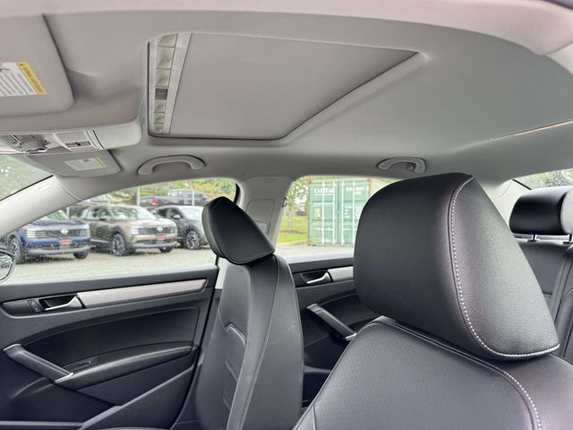 Used 2022 Volkswagen Passat 2.0T SE FWD image 15