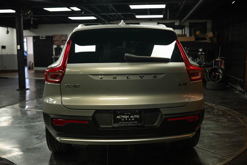 Used 2023 Volvo XC40 B5 Plus AWD/4WD image 6