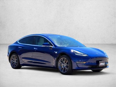 Used 2018 Tesla Model 3 Long Range image 3