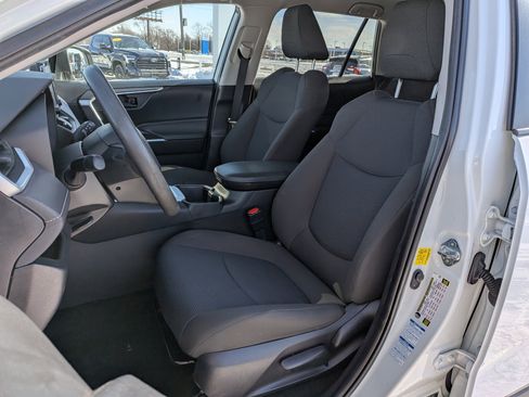 Certified 2022 Toyota RAV4 LE image 14