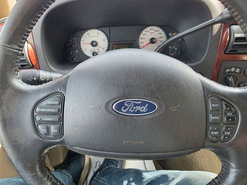 Used 2005 Ford F350 Lariat image 14