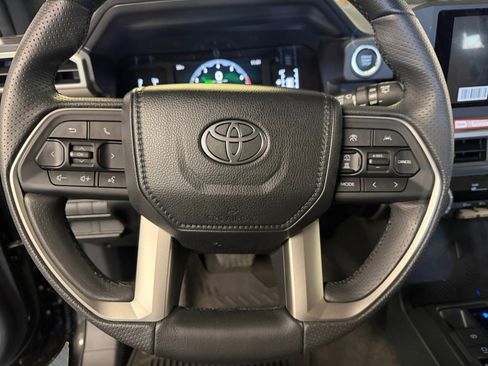 Used 2026 Toyota 4Runner SR5 AWD/4WD image 13