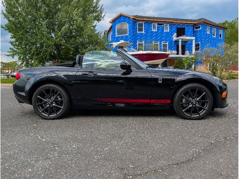 Used 2015 MAZDA MX-5 Miata Club RWD image 8