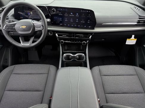 New 2026 Chevrolet Traverse LT image 10