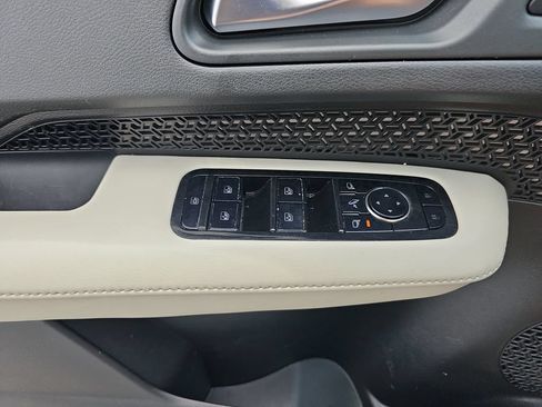 Used 2024 Nissan Ariya AWD image 27