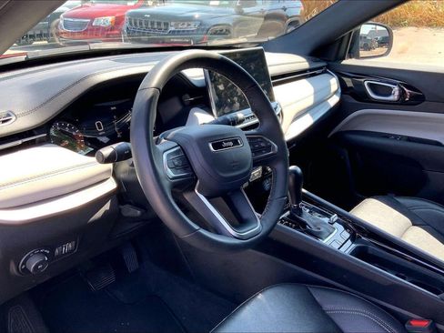 Used 2025 Jeep Compass Limited AWD/4WD image 13