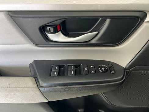 Used 2017 Honda CR-V LX image 19