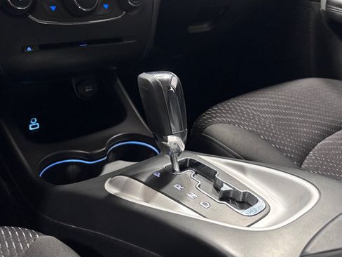 Used 2018 Dodge Journey SE w/ Blacktop Package FWD image 16