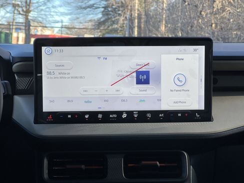 New 2025 Ford Maverick Lariat w/ 4K Tow Package image 18