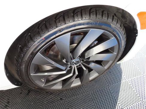 Used 2023 Volkswagen Arteon SEL w/ Arteon MDO Package image 9