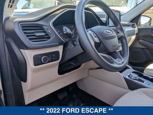 Used 2022 Ford Escape SE FWD image 12